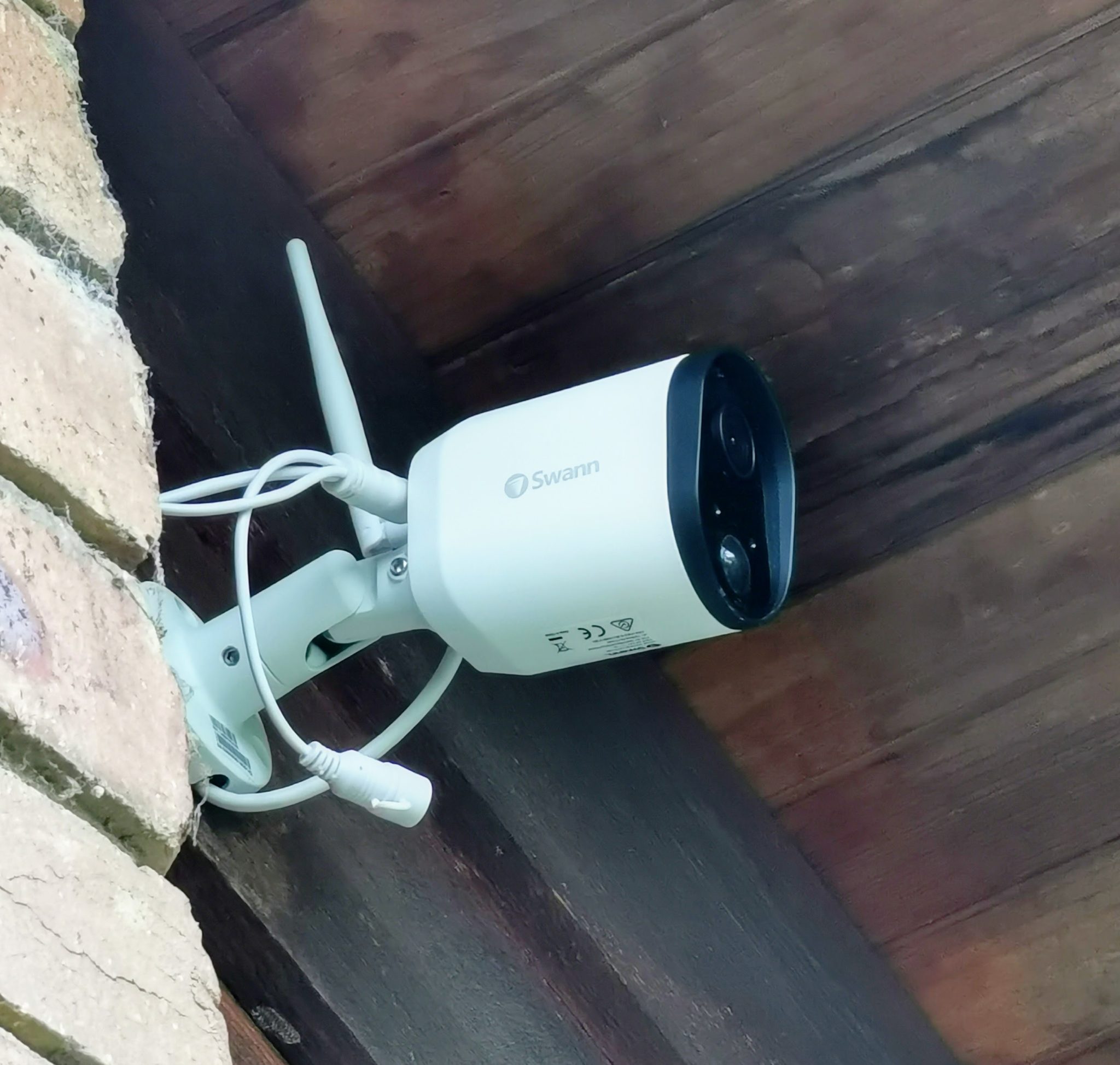 Review Swann WiFi Outdoor Security Camera with plugin power Tech Daily with Andy Wells